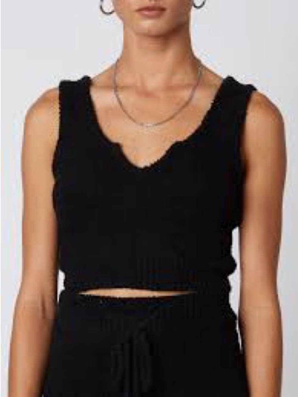 MIA Black Scalloped V-Neck Ribbed Crop Tank